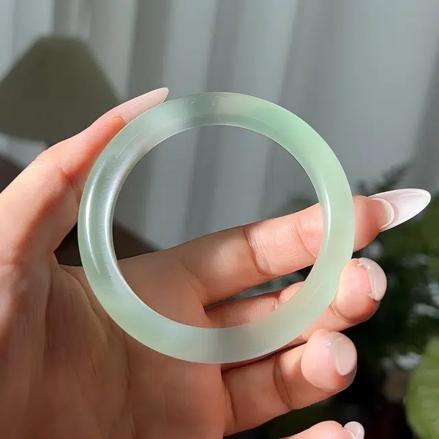 匠锁心玉 远山黛浅清色 新中式国潮国风 小众典雅 吉祥如意轻奢高级清冷感 极简风 潮流年轻气质百搭 温润手饰显白#好运 琉璃 手镯 女款