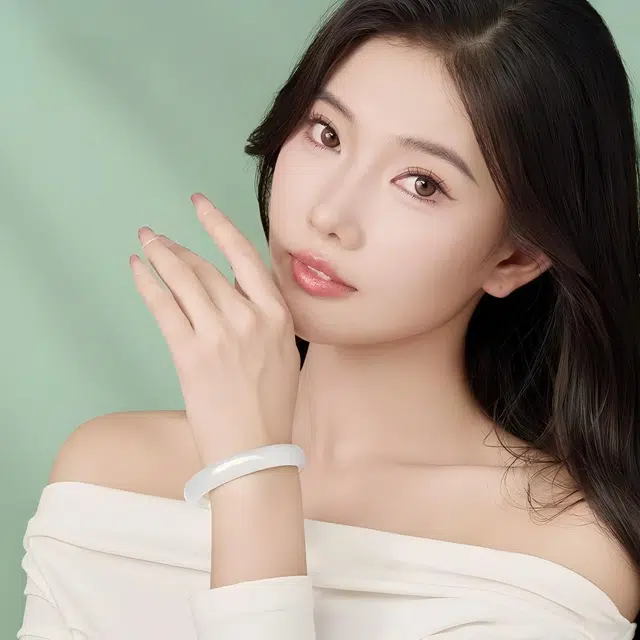 匠锁心玉 白月光玉镯 新中式 简约大气 国潮国风 汉服旗袍 时尚百搭 清冷典雅高级感 气质温婉 素圈手饰显白#好运天然 金丝玉 手镯 女款