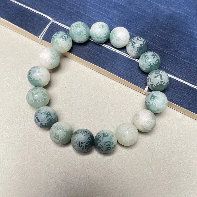 鶄鲤 民族风雕刻六字款佛珠渐变绿 菩提子/菩提籽 手串 男女同款情侣款