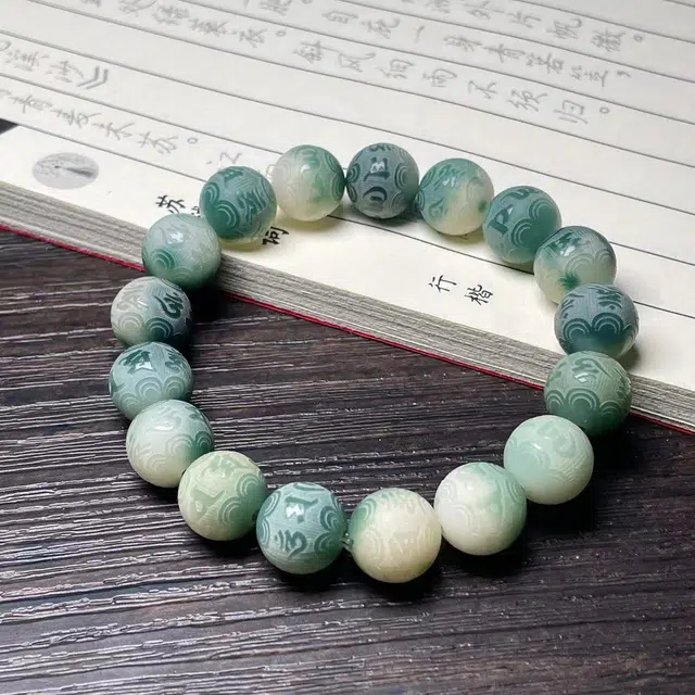 鶄鲤 民族风雕刻六字款佛珠渐变绿 菩提子/菩提籽 手串 男女同款情侣款