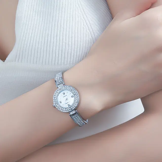 AIVN ins AM5057FQ