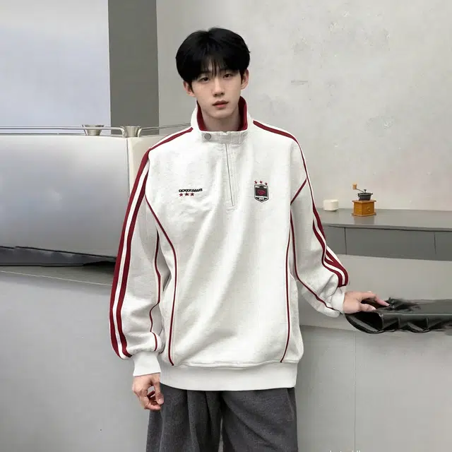 港仔文艺男 美式复古撞色拼接条纹三条杠半拉链立领小立扣字母徽章刺绣设计感上衣休闲百搭宽松卫衣 男女同款