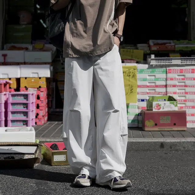 港仔文艺男 户外运动山系拼接解构速干薄款褶皱设计直筒阔腿伞兵裤纯色宽松休闲裤 男女同款