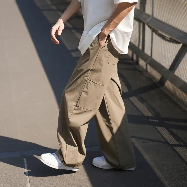 港仔文艺男 拼接解构侧面口袋设计褶皱薄款速干纯色垂感日系百搭直筒工装裤宽松束腿休闲裤 男女同款
