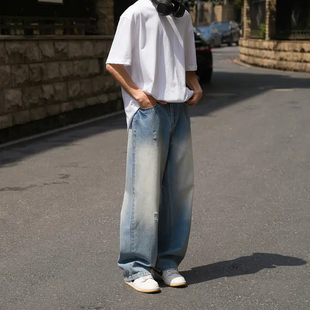 港仔文艺男 美式复古水洗渐变色破洞设计垂感休闲阔腿直筒裤宽松百搭牛仔裤 男女同款