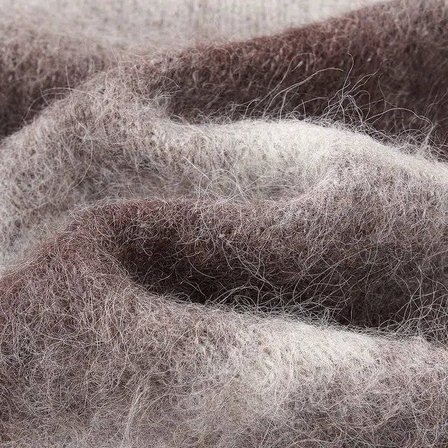 【dme】 冬季渐变式条纹圆领线衫蓬松柔软秋冬上衣内搭叠穿保暖宽松长袖时尚复古松弛感高智姐系风潮流显瘦慵懒风气质日常通勤针织衫 女款