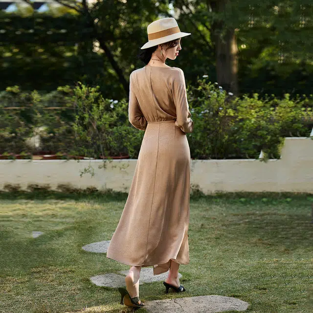 【dme】 缎面茶歇裙静奢风围裹式设计感简约圆领通勤系带收腰七分袖长袖连衣裙 女款