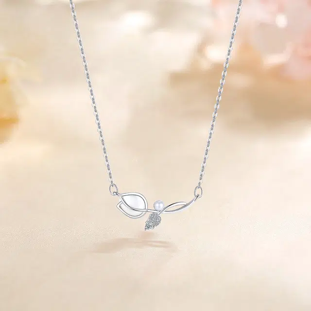 七度 郁金香吊坠 精致轻奢优雅小众高级感锁骨链 玉髓 项链 女款