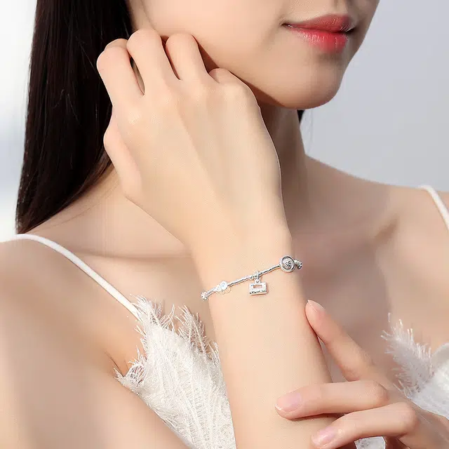 S925