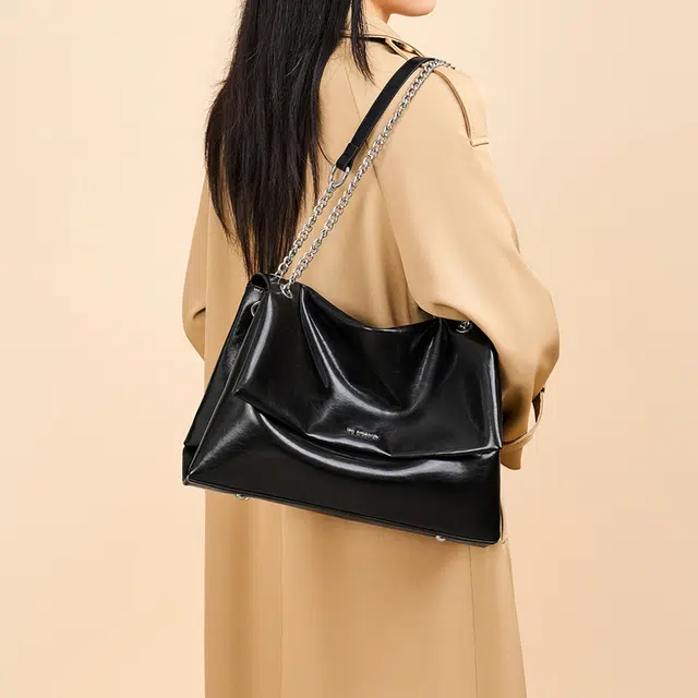 红蜻蜓 链条气质通勤 牛皮 单肩包 女款 黑色