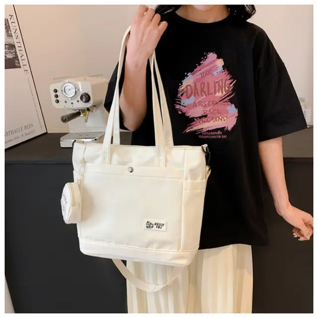 WORM'S HOME Tote