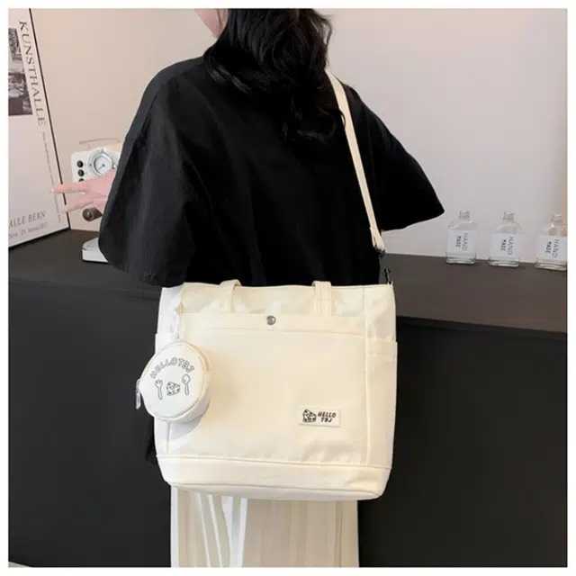 WORM'S HOME Tote