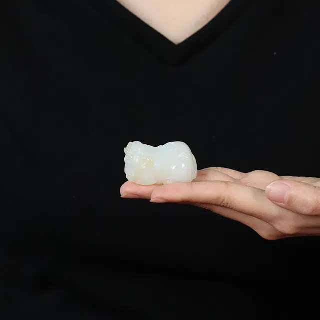玉说 国潮貔貅玉坠 脂白仿古瑞兽皮休挂件 和田玉吊坠 白玉/青白玉 男女同款情侣款