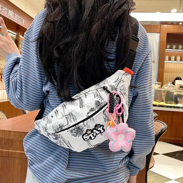 巴朗熊 小众图案印花设计休闲简约日常通勤时尚百搭 尼龙 胸包 常规 男女同款情侣款 多色