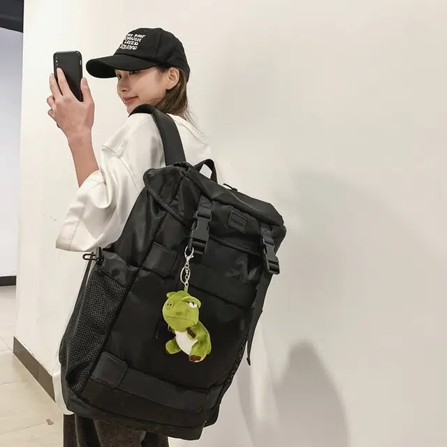 巴朗熊 大容量休闲包盖式开合 男女通用 双肩包 尼龙 黑色