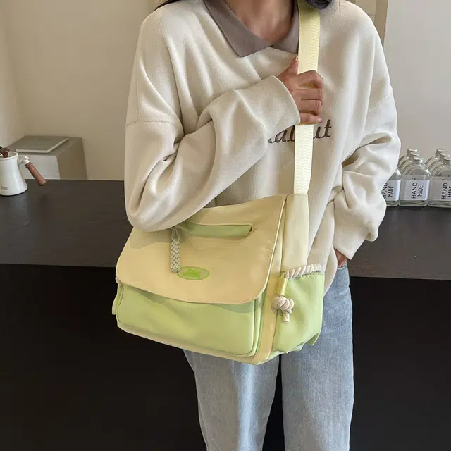 巴朗熊 小众撞色设计休闲简约时尚日常通勤百搭 帆布 单肩斜挎帆布包 男女同款情侣款 黄绿/紫色/卡其色/绿色/黑色