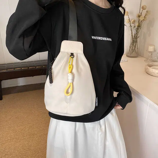 巴朗熊  运动休闲牛津布胸包小众设计大容量男女高颜值斜挎包上课旅游单肩包 多色