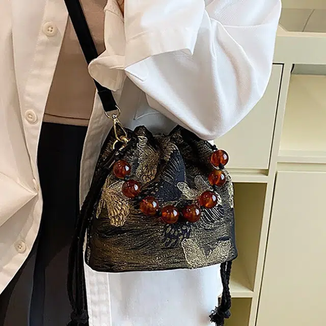 巴朗熊  新中式国风百搭汉服 聚酯纤维 水桶包手提单肩斜挎包 女款 多色