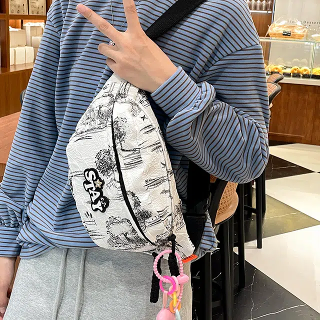 巴朗熊 小众图案印花设计休闲简约日常通勤时尚百搭 尼龙 胸包 常规 男女同款情侣款 多色
