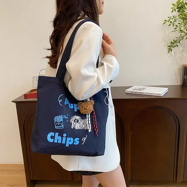 巴朗熊 可爱印花百搭文艺慵懒风通勤 涤纶 单肩包托特包 女款 蓝色