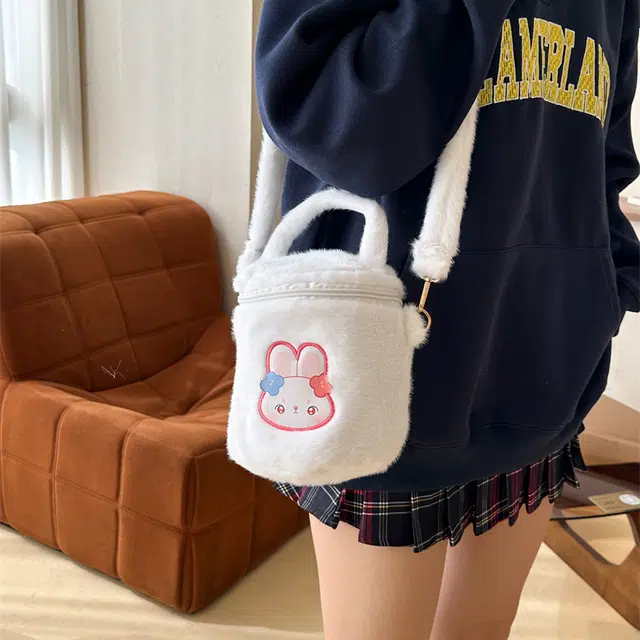 巴朗熊 可爱毛毛甜美卡通 毛绒 斜挎包 男女同款情侣款 多色