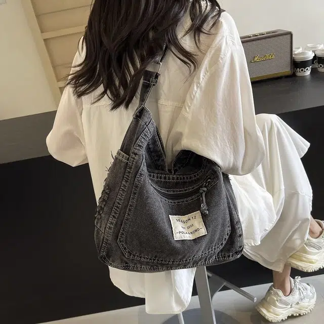 巴朗熊 百搭简约单肩包休闲通勤托特包 牛仔 斜挎包 常规 男女同款情侣款