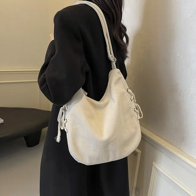 巴朗熊 时尚上班通勤复古文艺森系 灯芯绒 斜挎包 女款 多色