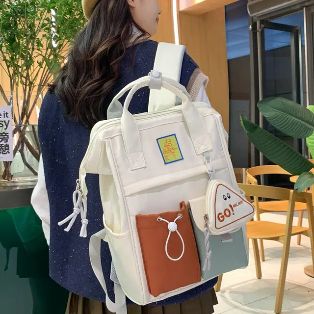 巴朗熊  女生书包大容量轻便双肩包女大学生书包小众旅行电脑背包 尼龙 男女同款