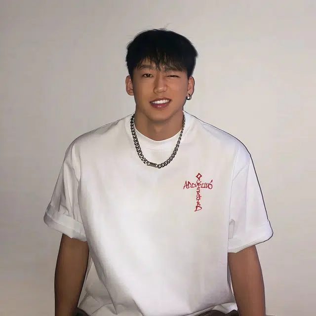 HIPHOPPUNKS T