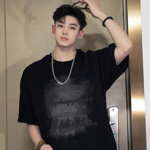 HIPHOPPUNKS T