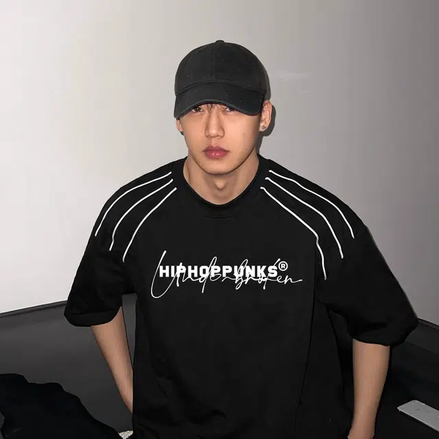 HIPHOPPUNKS T