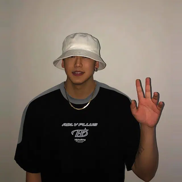 HIPHOPPUNKS T