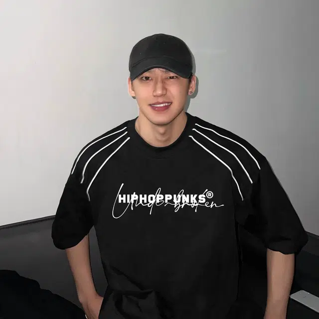 HIPHOPPUNKS T