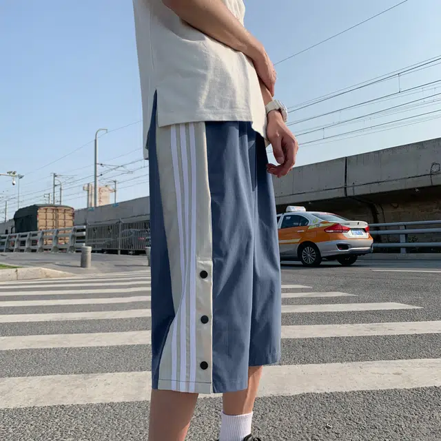 费尔岛上的猫 美式复古潮流七分裤 宽松百搭 舒适透气 个性拼接设计休闲短裤 男女同款