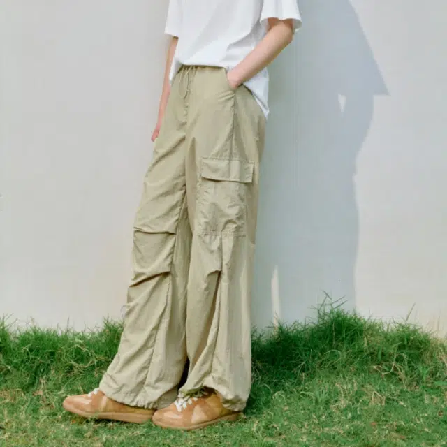 茵曼 直筒口袋设计感显瘦抽绳宽松工装裤休闲裤 女款