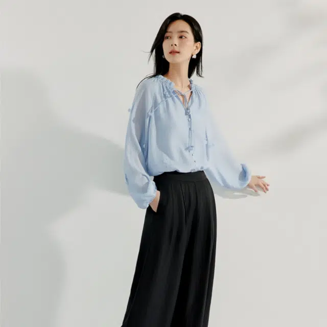 茵曼 法式立体绣花设计感醋酸木耳边长袖衬衫 女款