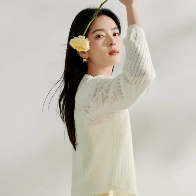 茵曼 薄款镂空系带喇叭外搭气质针织衫 女款 杏色