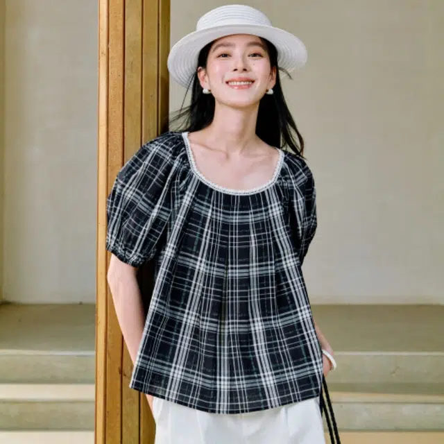 茵曼 复古甜美格纹休闲度假风宽松泡泡袖短袖衬衫 女款