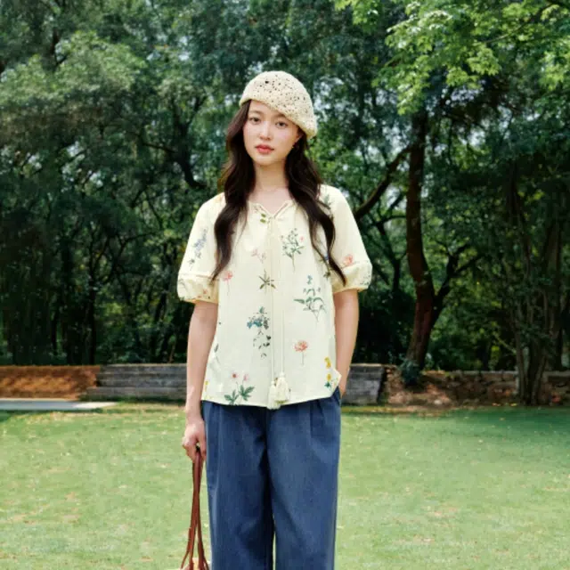 茵曼 法式碎花系带流苏圆领度假风泡泡袖衬衣短袖衬衫 女款