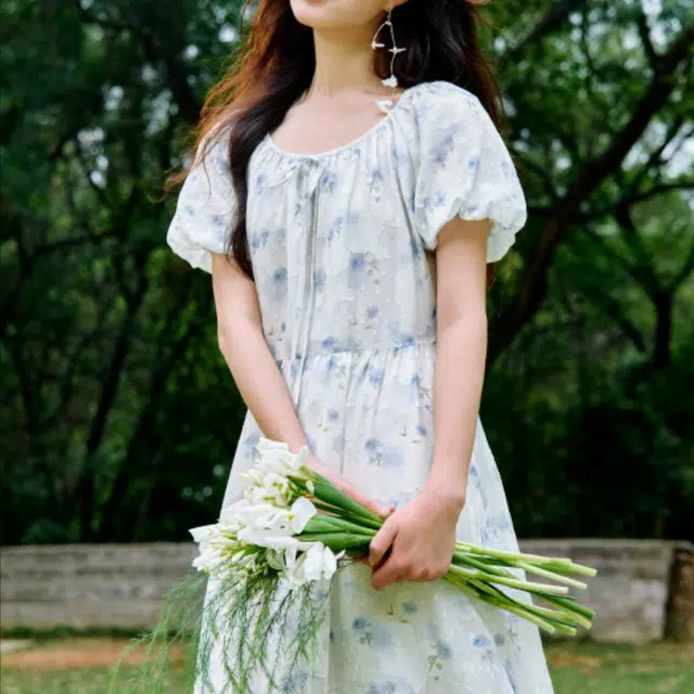 茵曼 清新印花法式浪漫泡泡袖短袖连衣裙 女款