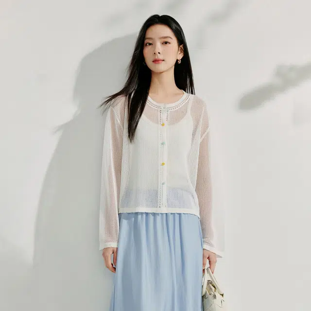 茵曼 防晒彩扣慵懒感镂空长袖针织衫 女款 白色