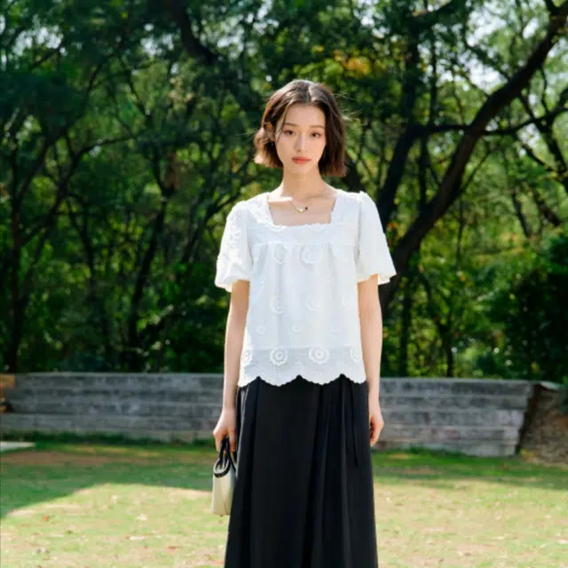 茵曼 立体刺绣方领泡泡短袖衬衫 女款 珍珠白