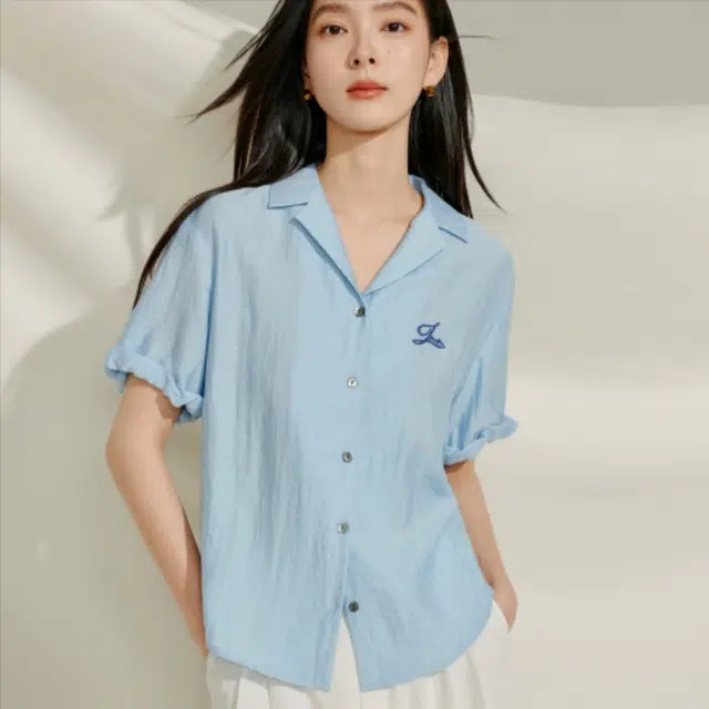 茵曼 法式皱感字母刺绣宽松短袖衬衫 女款