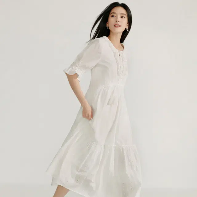 茵曼 法式重工刺绣高腰文艺仙气宽松短袖连衣裙 女款 云朵白