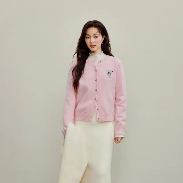 茵曼 萌趣刺绣拉毛袖外套时髦氛围宽松宝藏显瘦天花板早秋穿搭平价保暖内搭入秋时尚亲肤绝美氛围薄针织衫 女款