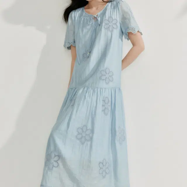 茵曼 莱赛尔镂空度假风慵懒短袖连衣裙 女款 雾霾蓝