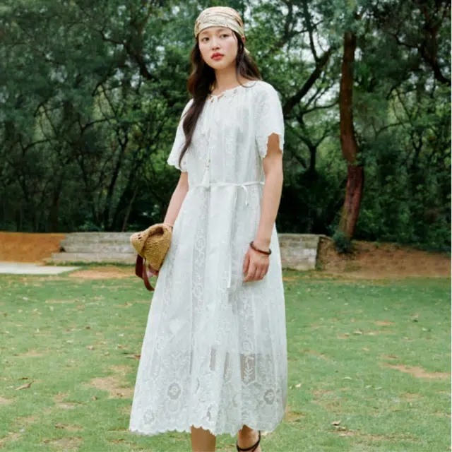 茵曼 淡人穿搭蕾丝度假风贝壳系带领仙女裙短袖连衣裙 女款