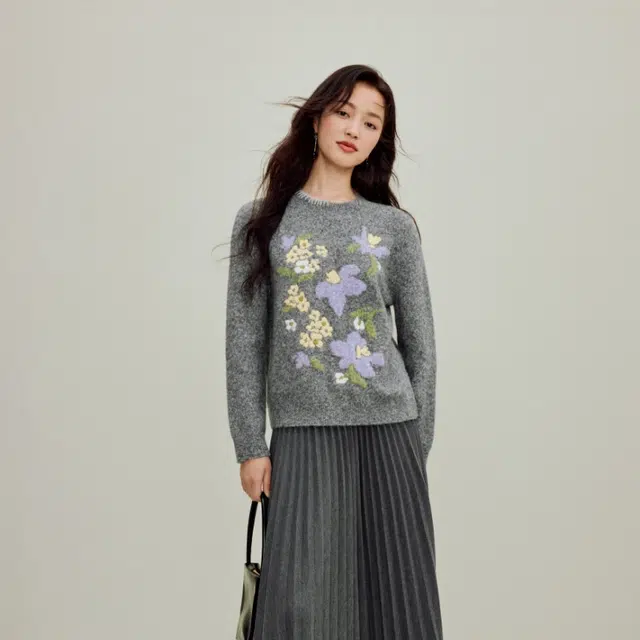茵曼 立体彩色刺绣保暖长袖氛围宽松宝藏显瘦天花板早秋穿搭平价保暖内搭入秋时尚亲肤绝美氛围针织衫 女款