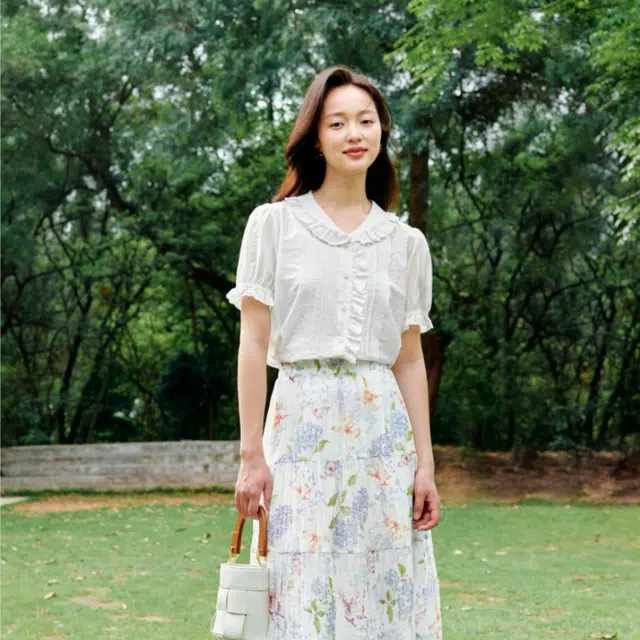 茵曼 法式娃娃领镂空刺绣花边泡泡袖显瘦衬衣上衣短袖衬衫 女款