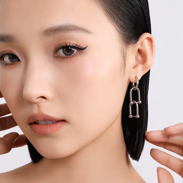 MISS XIA JWY